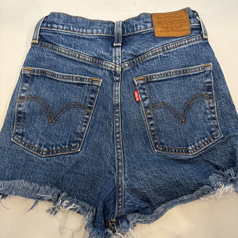 Women's Levis Ribcage Shorts Blue Denim Raw Hem High Rise Button Fly Size 26 - Picture 5 of 5